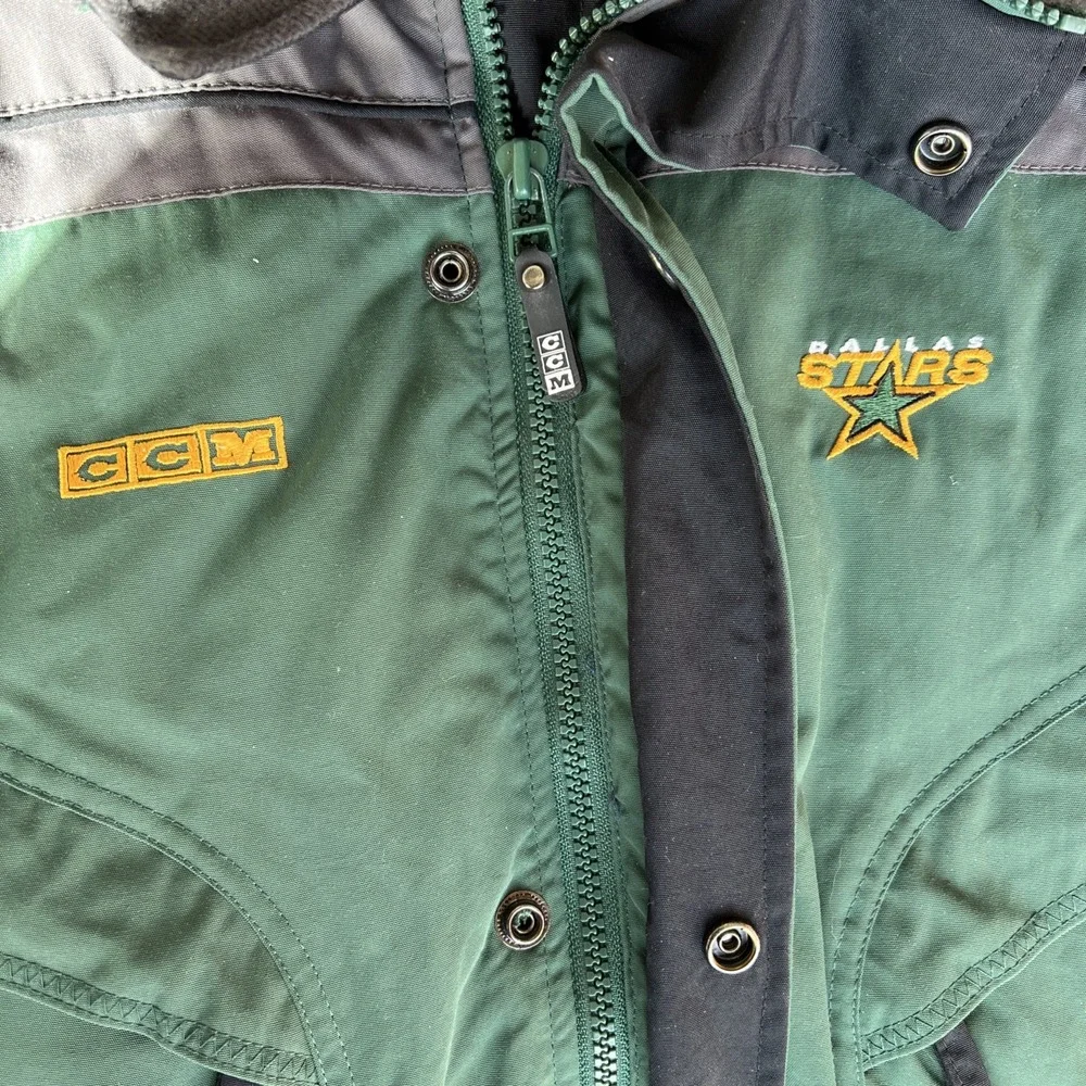 VTG CCM Dallas Stars NHL Center Ice Winter Puffer Coat Green Gray Youth LG
